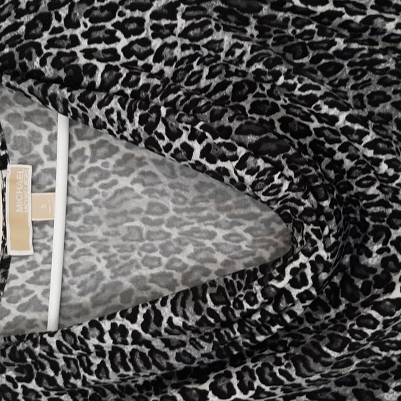 Michael Kors Top size small - Picture 2 of 4